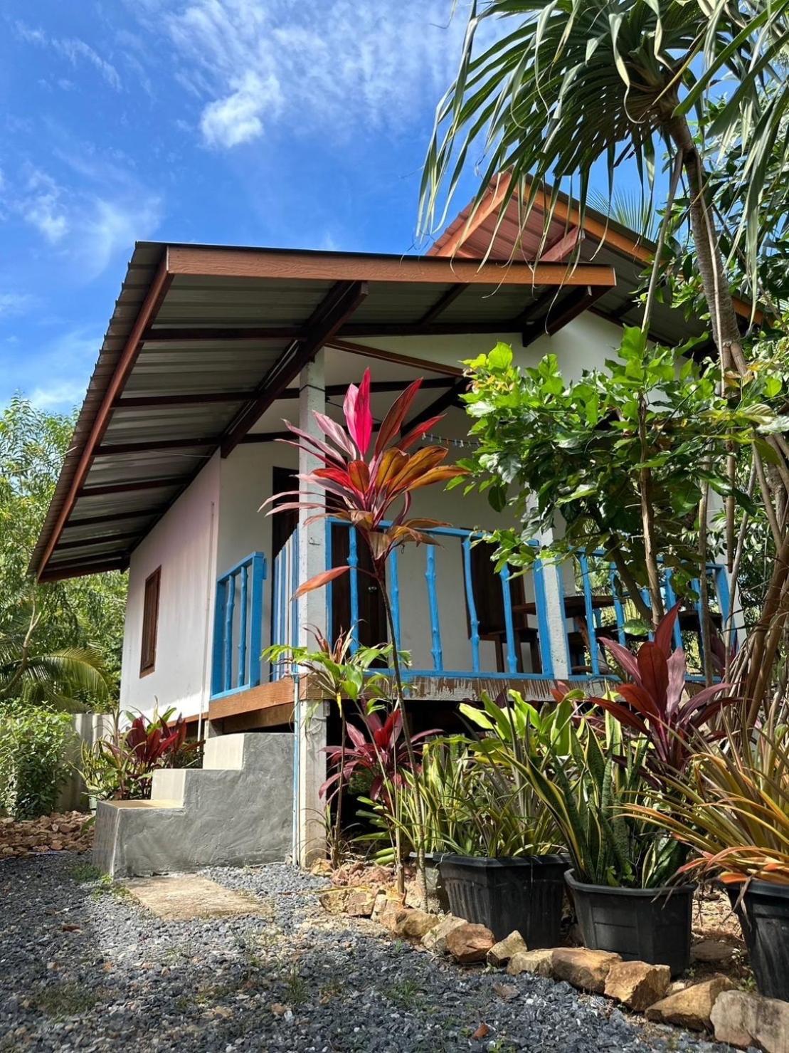 Blue Sky Bungalow Koh Jum Exteriör bild