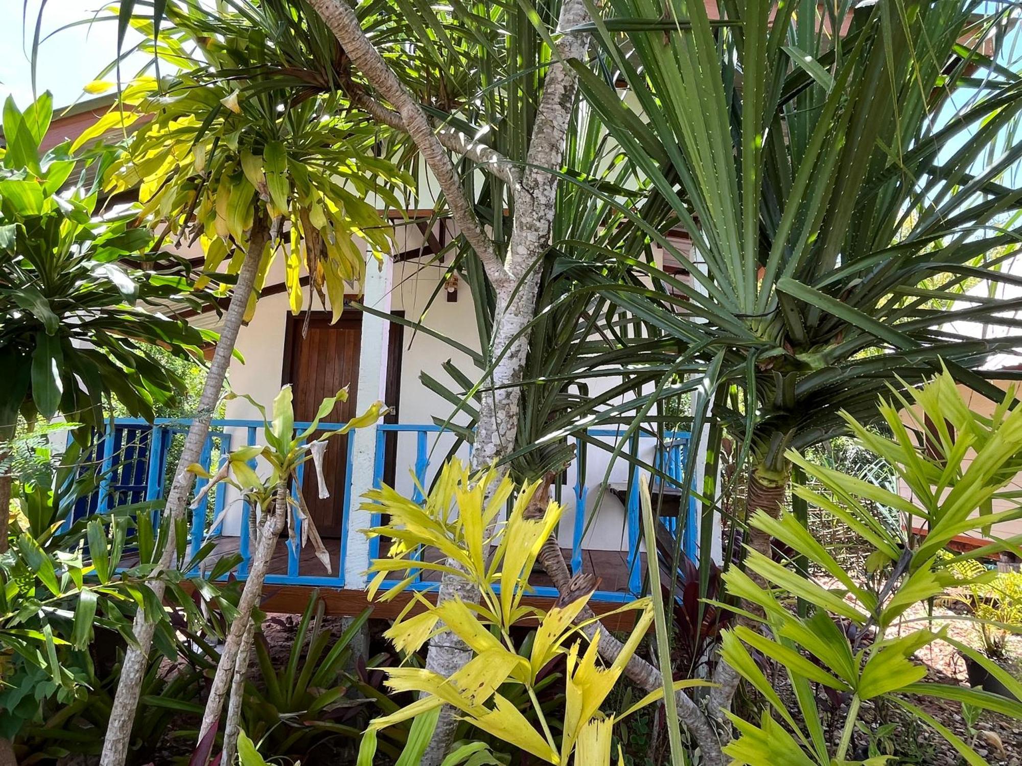 Blue Sky Bungalow Koh Jum Exteriör bild